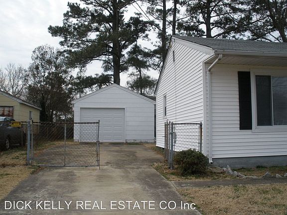 2nd image of 5617 Aurora Dr