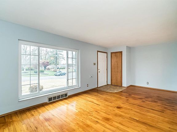 5th image of 10137 Hammerdale Ln
