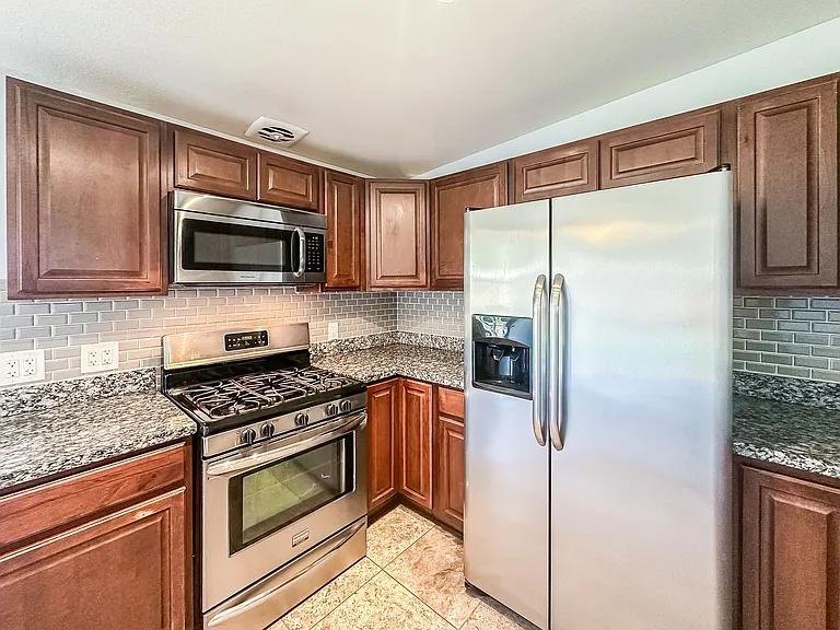 1117 Iris Ave — Photo 12