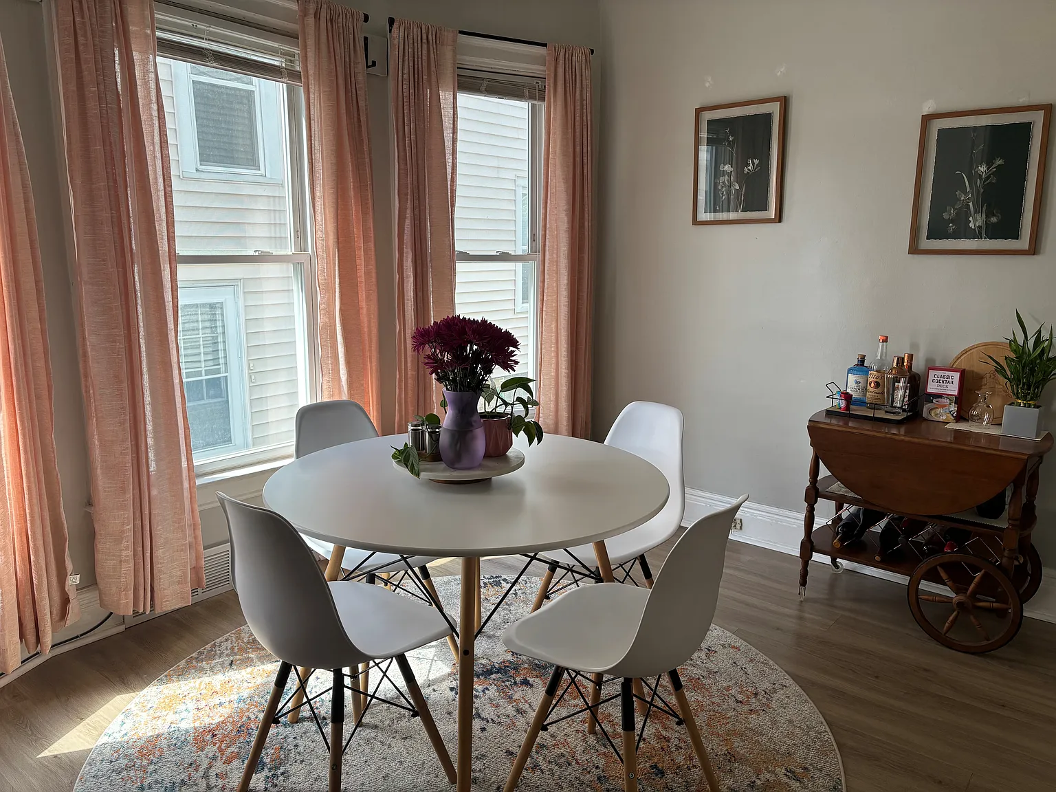3 bed, 1200 sqft, $1,300 — Photo 4