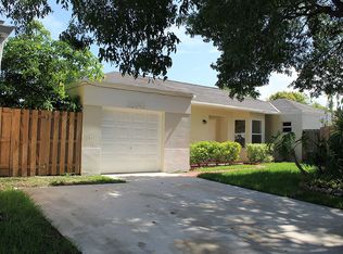 22242 SW 98th Pl, Cutler Bay, FL 33190