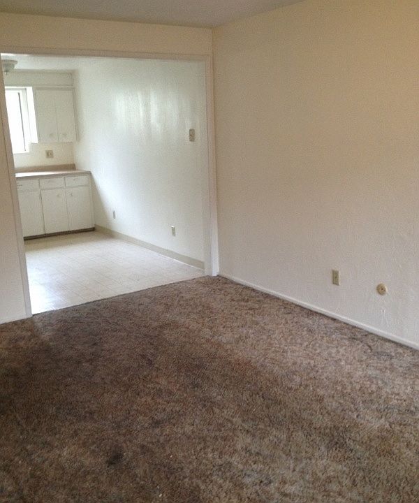 2nd image of 125 Lincoln St APT 2
