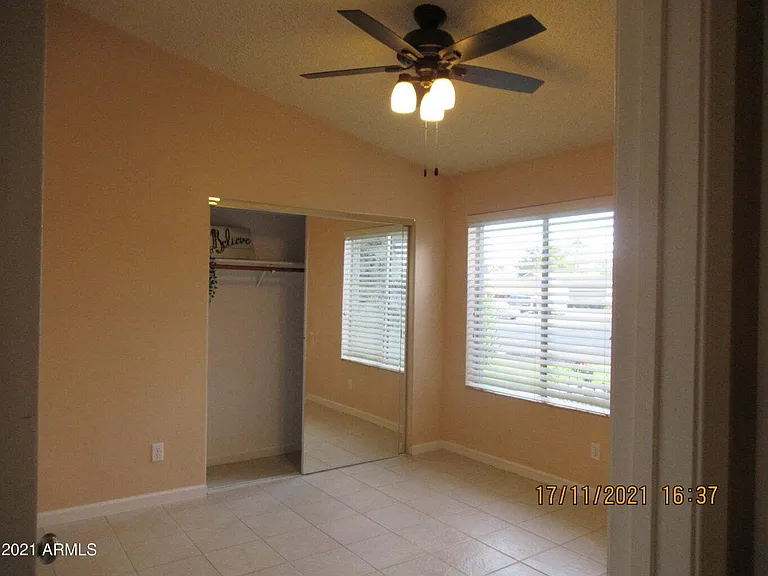 2324 W Highland Ct — Photo 29