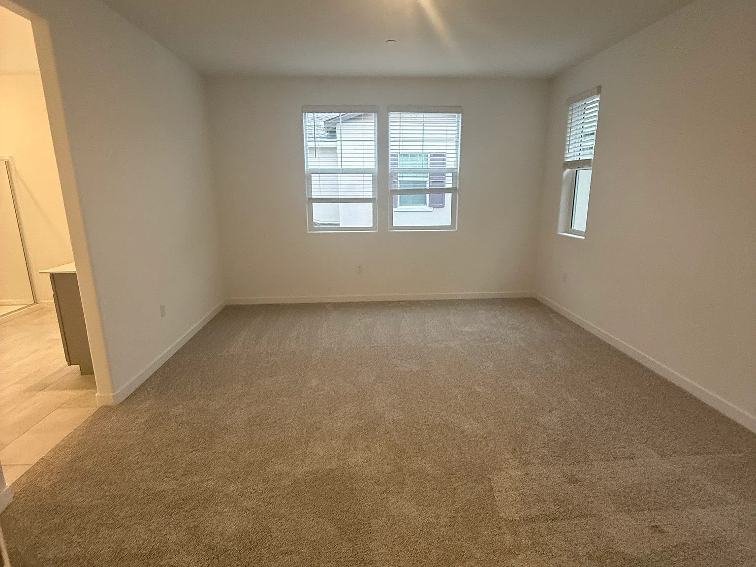 2305 Holcolm Pl — Photo 2