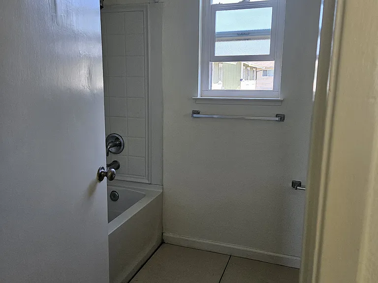 127 Villa Ct #6 — Photo 17