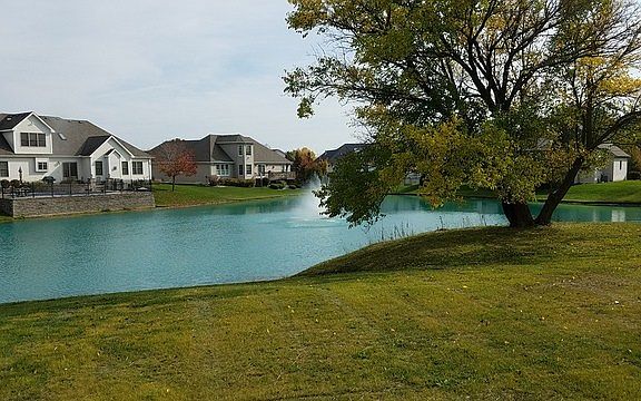 2nd image of 2016 Northlake Dr