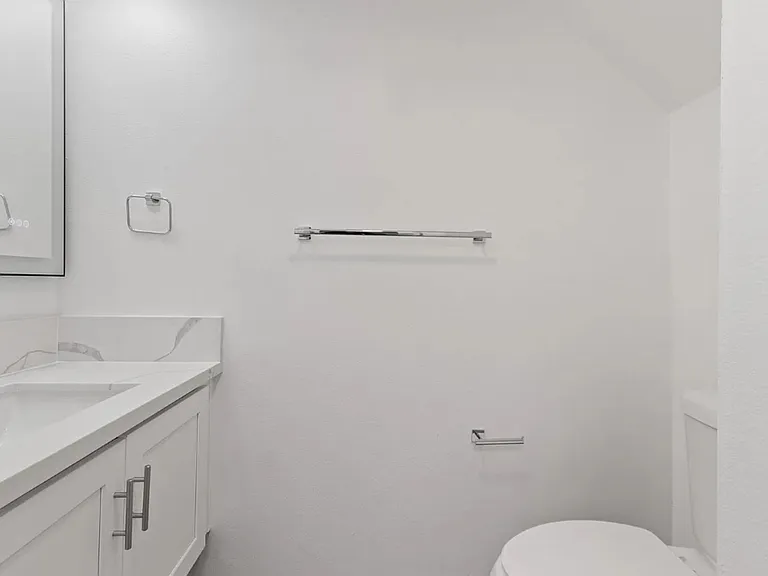 1151 N Peck Ave — Photo 37