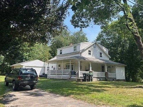 2nd image of 19 Darraugh Ln
