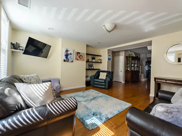 1025 E Columbia Ave, Philadelphia, PA 19125