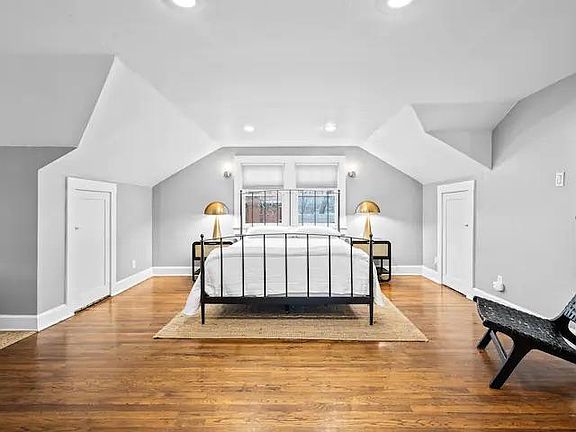 3rd image of 807 W 75th St