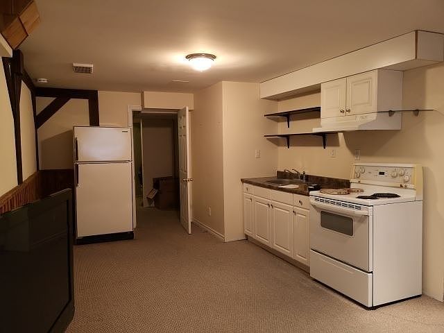 2nd image of 3446 Woodhurst Cres #Basement
