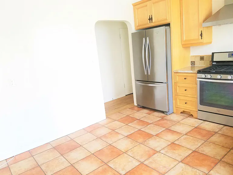 1607 1/2 S Sierra Bonita Ave — Photo 10