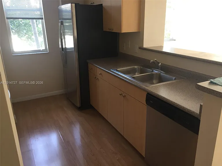 1900 Van Buren St #214B — Photo 3