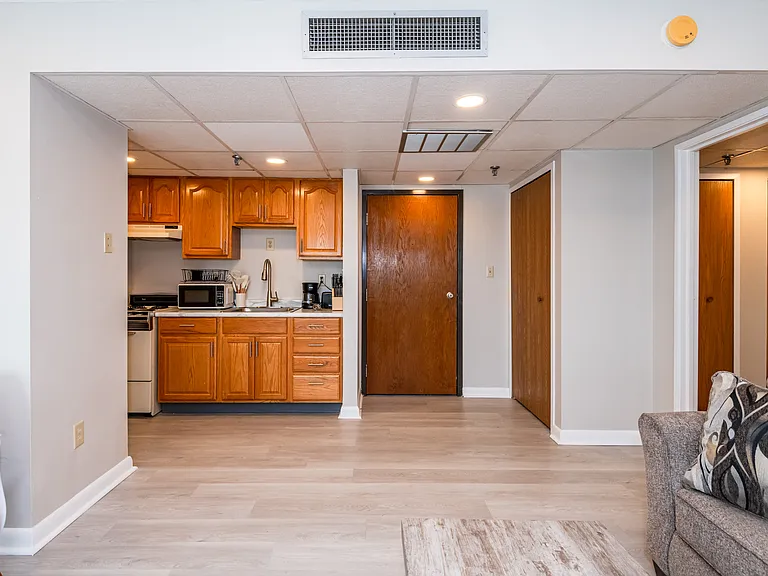 Pleasantwood Apartments and Townhomes — Photo 14