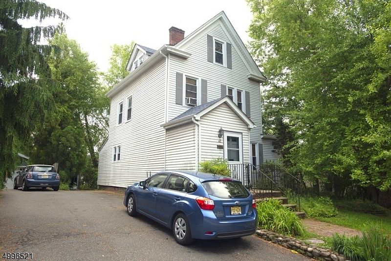 2nd image of 47 Mills St