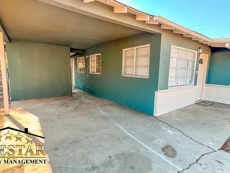 2703 Center St — Photo 3