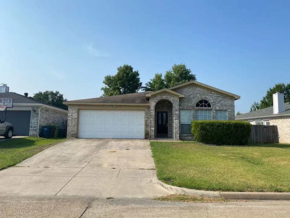 4024 Periwinkle Dr