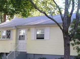 8 Worcester Pl, Holbrook, MA 02343