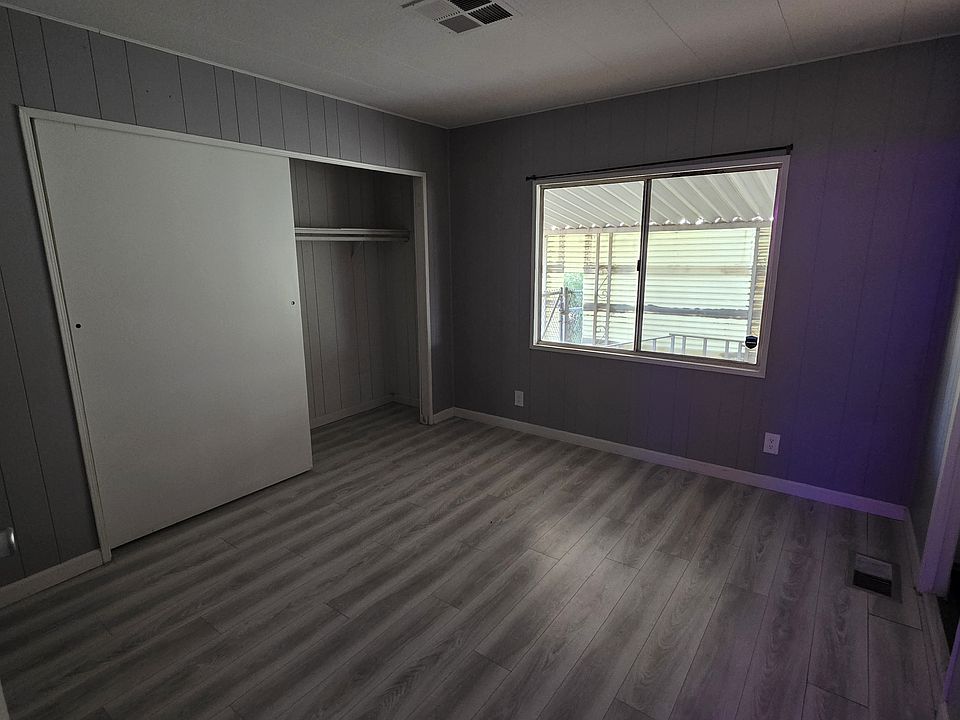 1st image of 18950 Woodcrest Ln