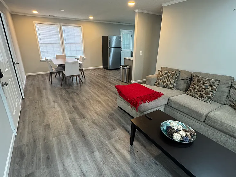2820 Louise Dr — Photo 8