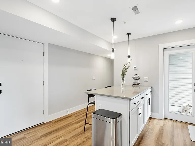 3965 Lancaster Ave #204 — Photo 5