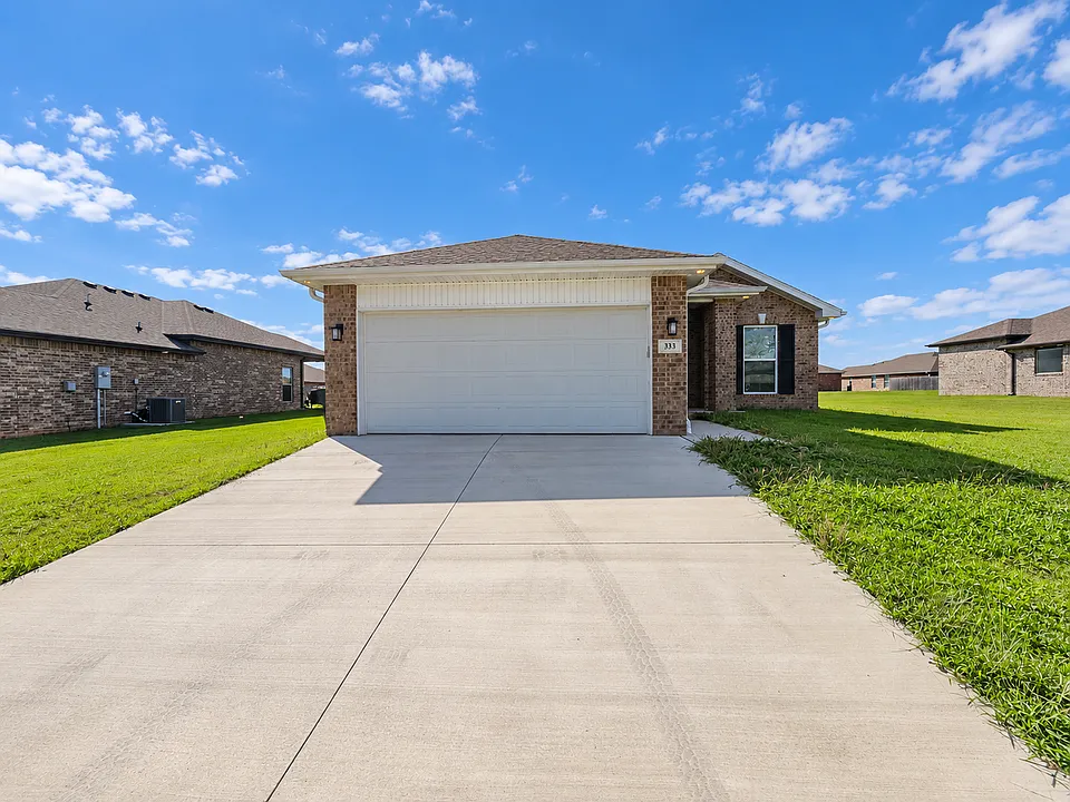 333 E Greystone