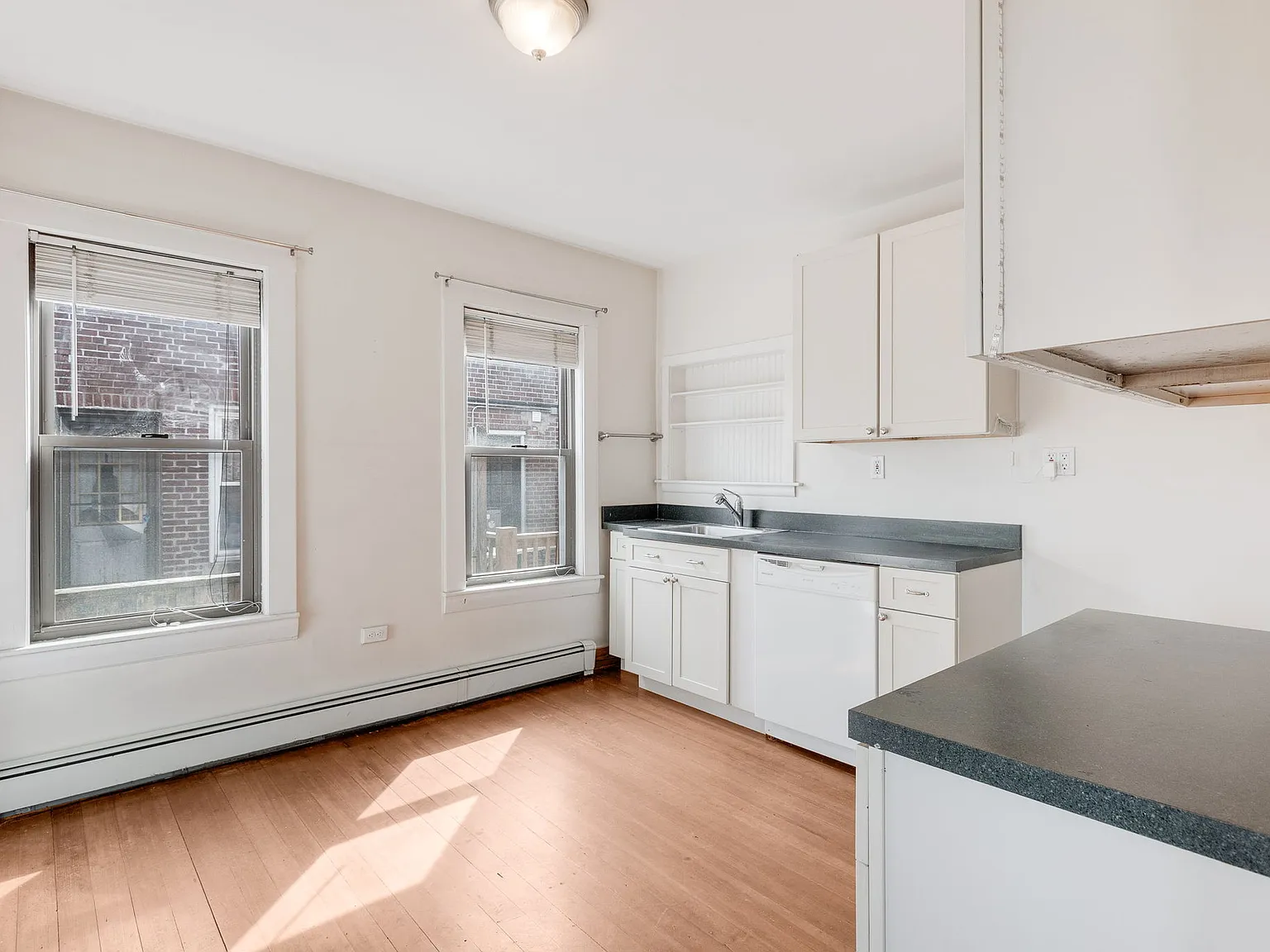 2 bed, 1100 sqft, $3,000 — Photo 3