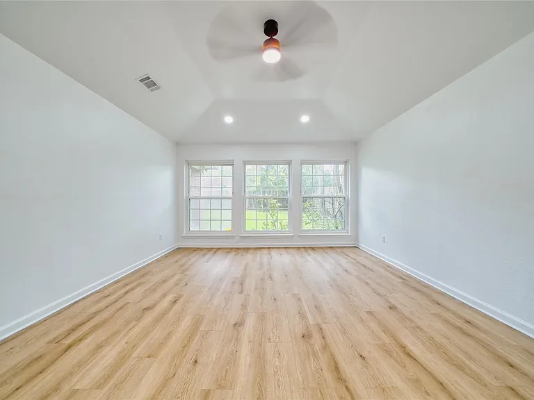 7914 Oakington Dr — Photo 14
