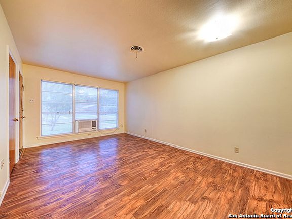 5th image of 4523 Tropical Dr