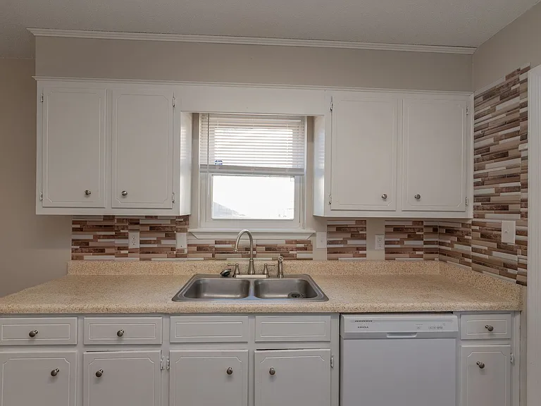 2937 Dahlia Dr — Photo 12