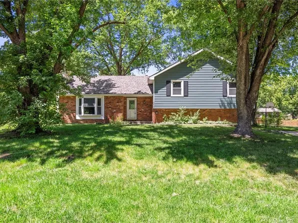 23750 W 57th St, Shawnee, KS 66226