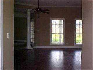 3rd image of 631 Water Oak Ln