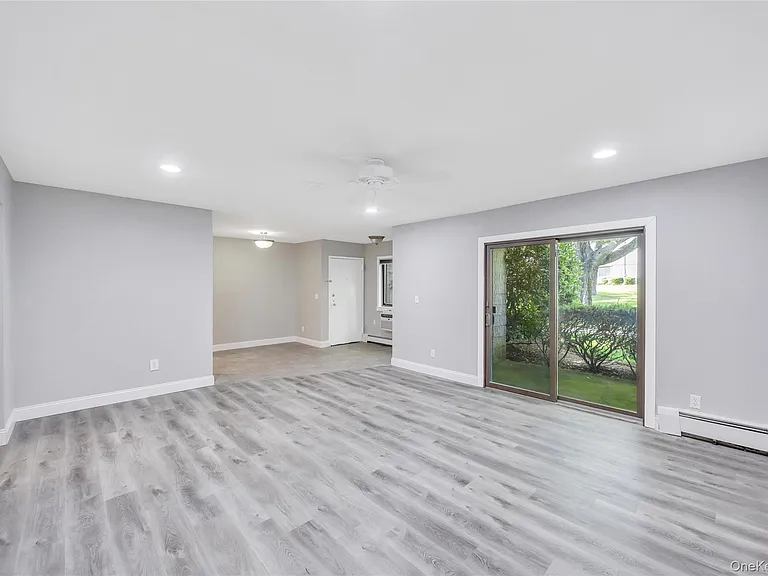 31 Richmond Blvd #1B — Photo 11