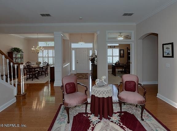 4th image of 512 Basswood Ct