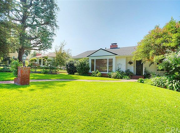 3rd image of 11816 Beverly Dr