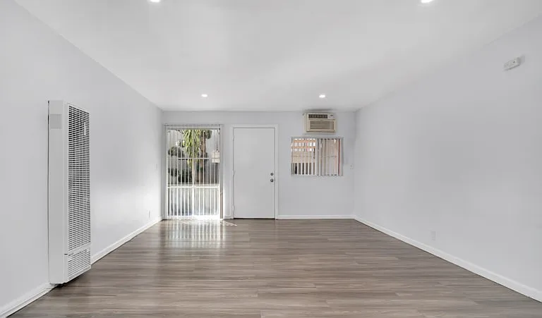 La Croix Apartments — Photo 30