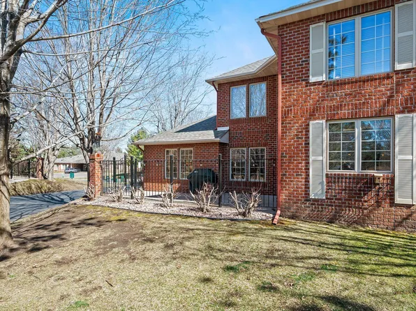1902 Hunter Hill Rd, Hudson, WI 54016