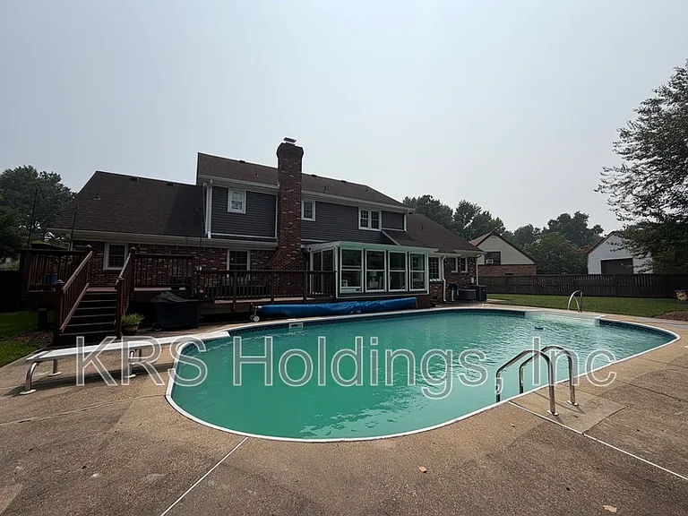 1520 Woodside Ct N — Photo 32