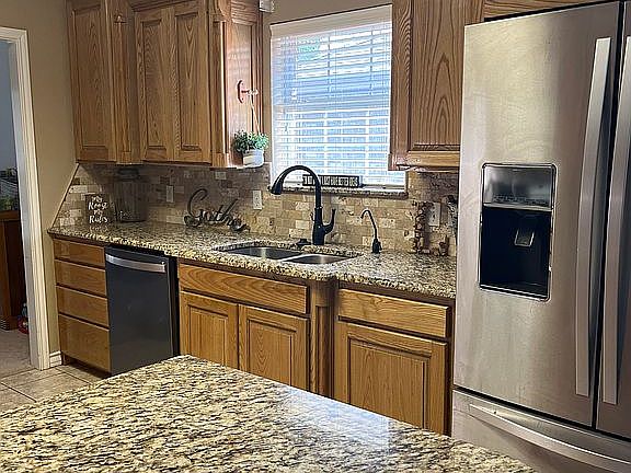 4th image of 5206 Sherwood Dr