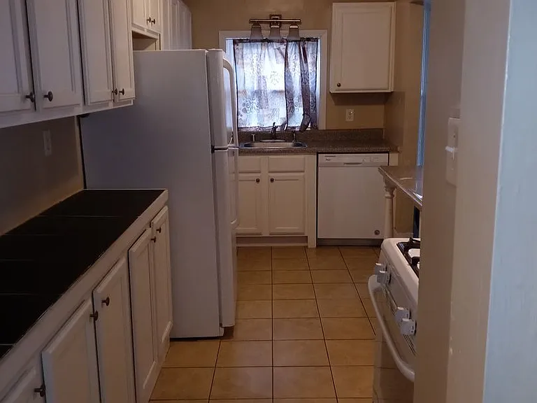 Woodlawn — Photo 25
