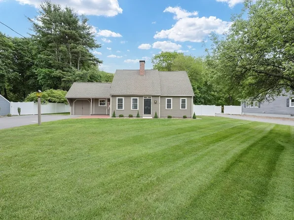 649 S Main St, Raynham, MA 02767