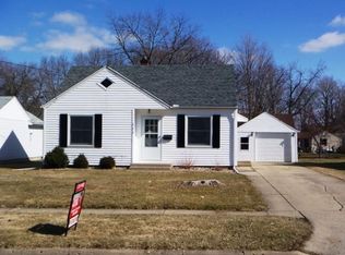 111 S Lawndale Ave, Washington, IL 61571