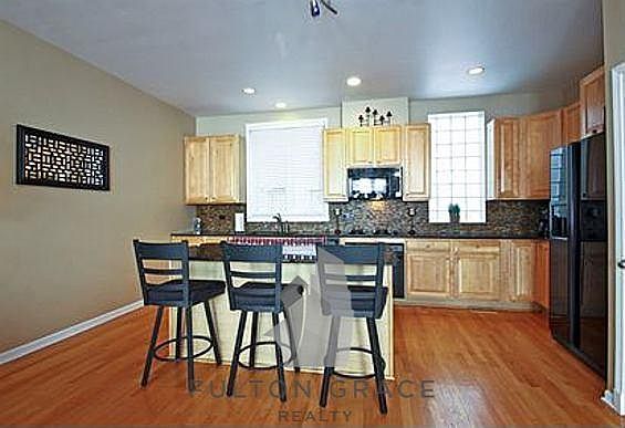 5th image of 4240 N Kenmore Ave #2
