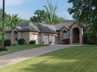 8700 N Waterford Dr, Mount Vernon, IN 47620