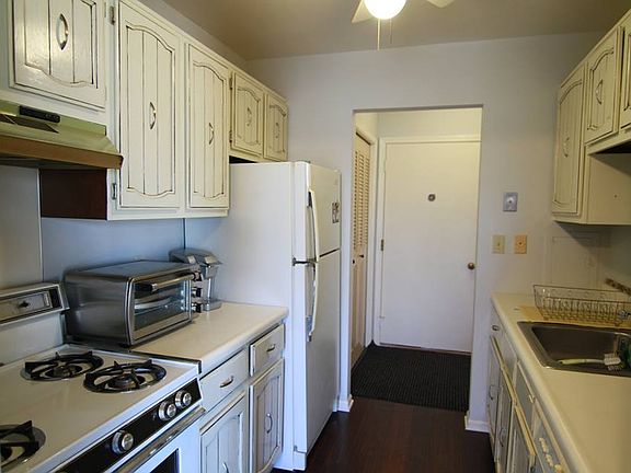 5th image of 2207 Porter St SW APT 205