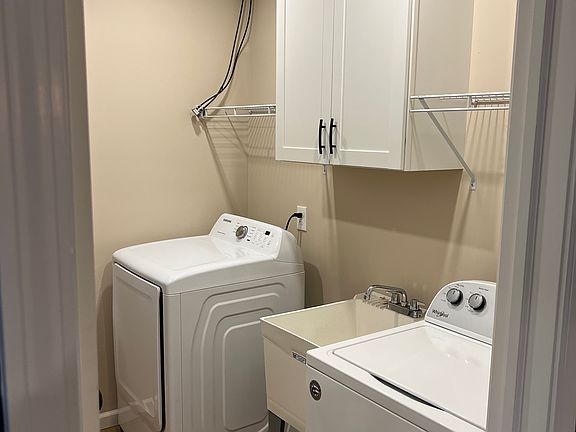 3rd image of 65 Sherwood Ave