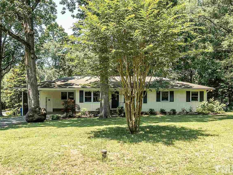 1st image of 210 White Oak Dr