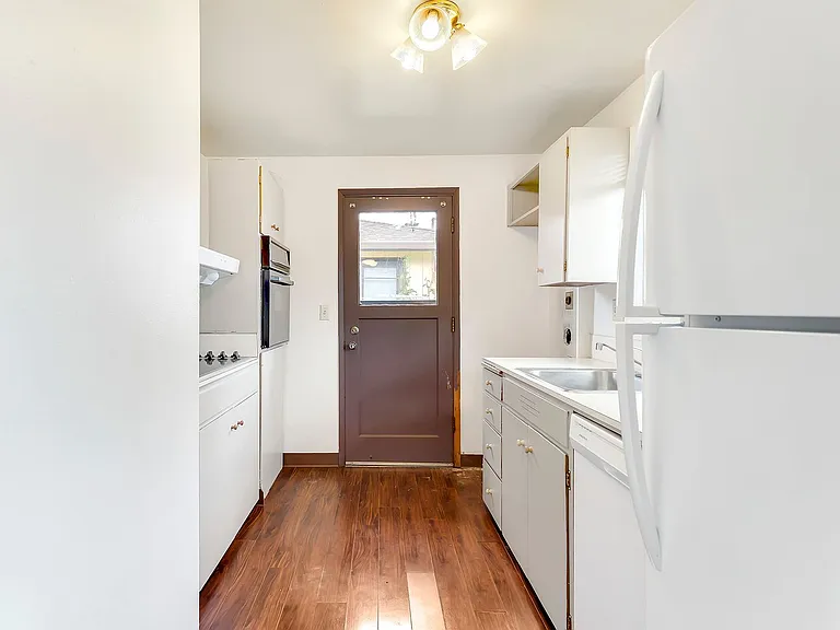 6970 SW King Blvd — Photo 11
