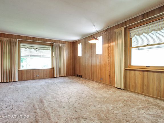 3rd image of 7300 W Clarence Ave
