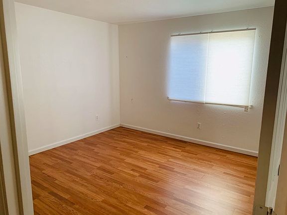 3rd image of 5610 79th St
